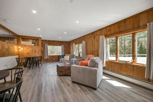 共用Lounge/電視區, The Inn & More in 巴特利特