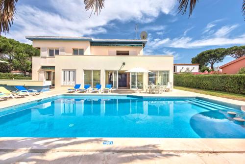 A charming cosy atmosphere greets you at this impressive villa located in... - image 14