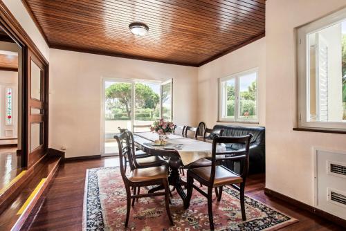 A charming cosy atmosphere greets you at this impressive villa located in... - main image