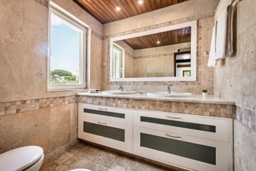 A charming cosy atmosphere greets you at this impressive villa located in... - image 12