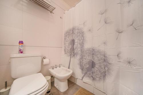 Super comfortable and spacious loft 80mts2 with amenties & service - image 2