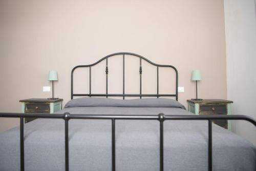 1 queen bed, 2 twin beds