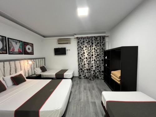 2 double beds