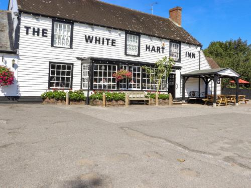 外觀, White Hart Stables in 卡特斯菲德