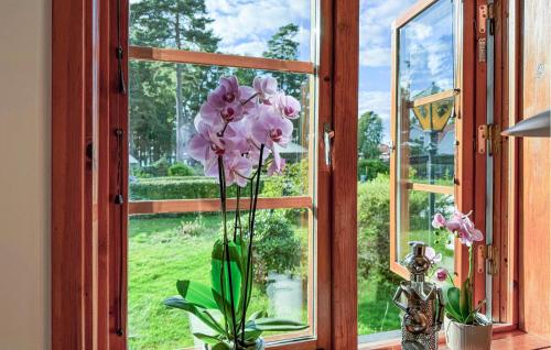 Vista exterior, 3 Bedroom Nice Home In Motala in Motala