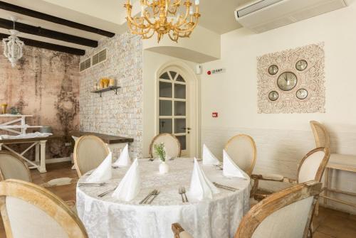 Therma Palace Balneohotel in Therma Village - image 10