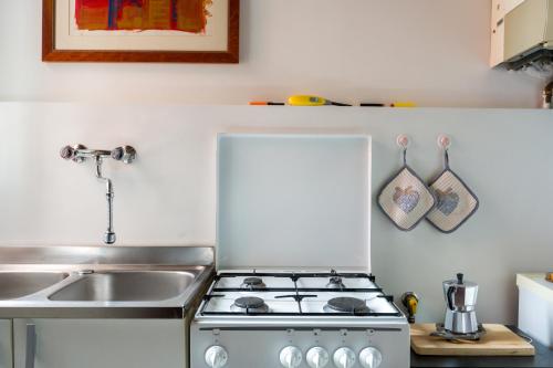 Studio Apartment image 10
