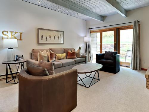 Timberline Condominiums 1 Bedroom Deluxe Unit A2G - image 5