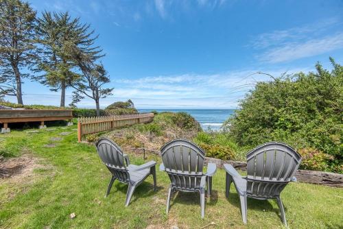 #StayinMyDistrict Cape Arago Studio Suite - image 8