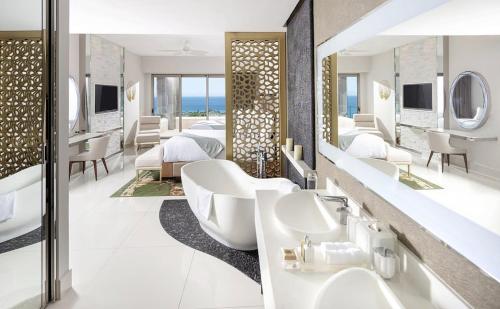 3BD Garza Blanca Cabo Luxury Resort in San José del Cabo, Mexico