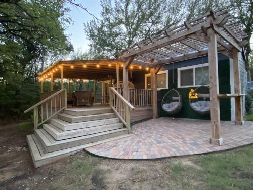 Stargazer Tiny Cottage in Shay, USA