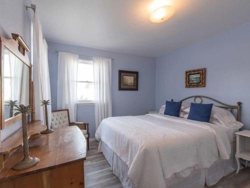 Ventura Beach Cottage Long Short Term Available in Ventura, USA
