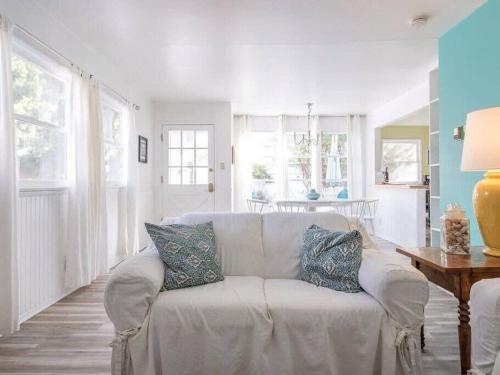 Ventura Beach Cottage Long Short Term Available in Ventura, USA