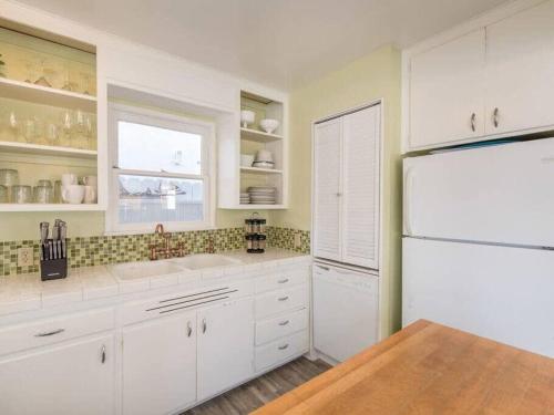 Ventura Beach Cottage Long Short Term Available in Ventura, USA