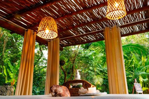 597584216 Kalango Hotel Boutique