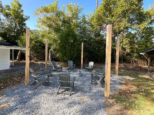Escape to "High Valley Hideaway" in Pigeon Forge with 5 bedrooms, a hot tub, and game room fun! in Pigeon Forge, USA