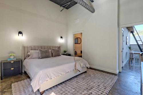 Downtown Clayton Charm Unit 2 in Clayton, USA
