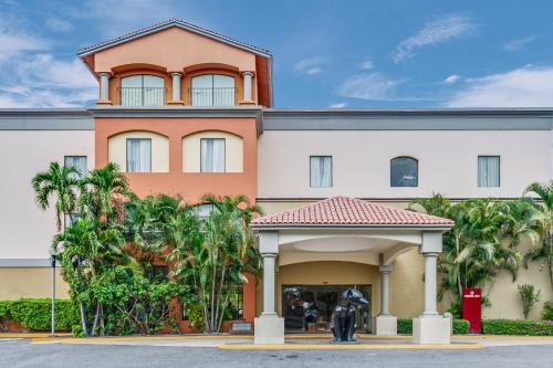 . Fiesta Inn Colima