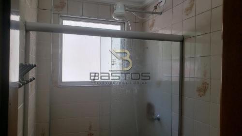 One-Bedroom Apartment image 9