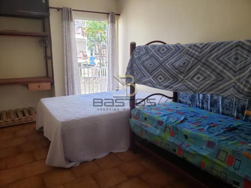 One-Bedroom Apartment image 2