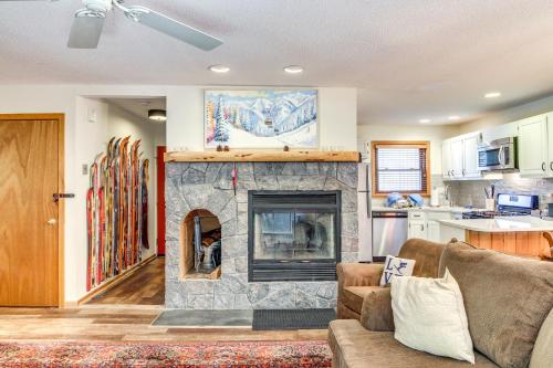 West Dover Townhome Near Mount Snow Shuttle Stop! in West Dover, USA