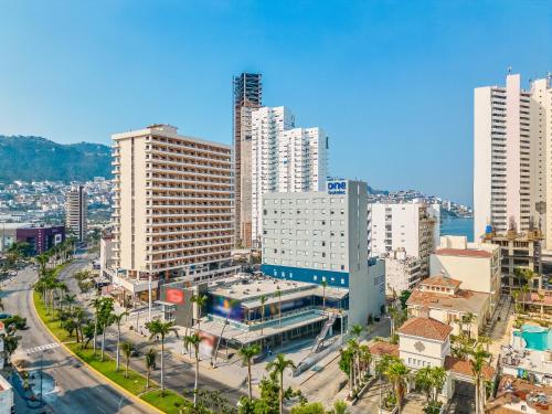 Eksterijer hotela, One Acapulco Costera in Acapulco