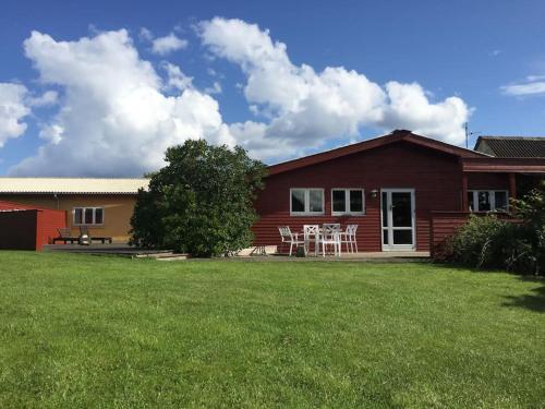 LANDSTED nær HAV og BY - aktiv og rekreativ ferie in เบอสลุม