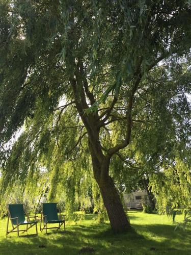 LANDSTED nær HAV og BY - aktiv og rekreativ ferie in เบอสลุม