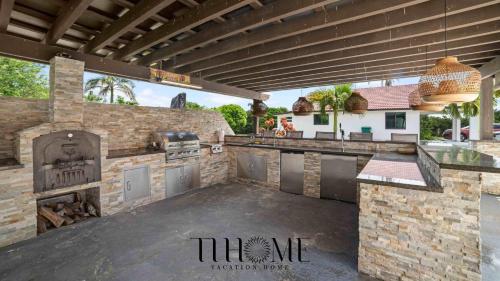 Finca Billiards Pool Football Field BBQ Family in Hammocks, USA