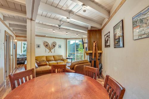 Mtn Views and Community Perks Condo in Silverthorne in Silverthorne, USA
