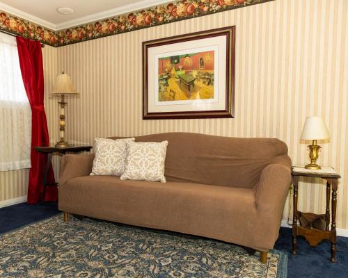 Julian Gold Rush Hotel - image 12