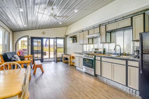 On-Site Fishing and Hiking Philippi Ranch House in Elkins (WV)