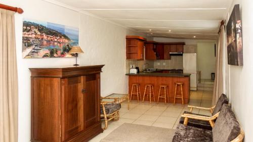 kuchnia, 39 On Nile Guest House in Greenacres