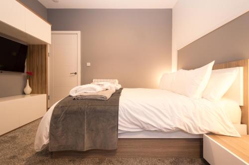 Aaron Wise Apartments