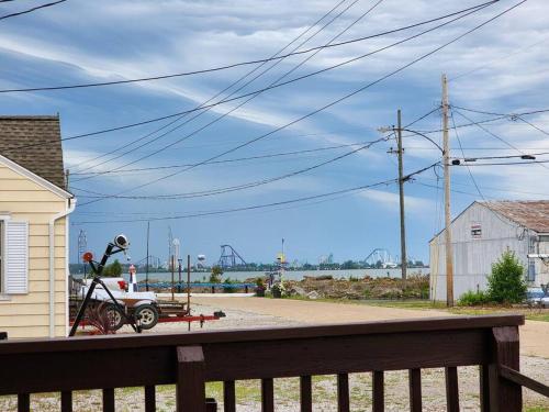 Sandusky Boathouse with view of Cedar Point in Sandusky, USA