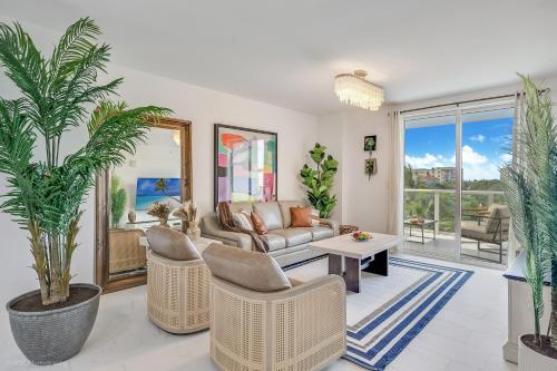 Lux 3BR City-View Retreat in Hollywood, 3rd Floor in Hollywood, USA