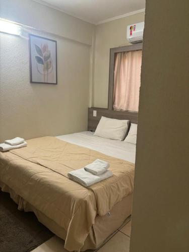 1 double bed, 2 twin beds