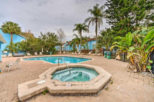 11 Mi to Disney and Pool Access Kissimmee Condo! in Kissimmee, USA