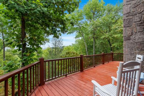 Restoration Retreat at Greenbrier cabin in Sevierville, USA