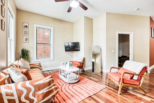 7 PPL, Down Town, Spacious Backyard & BBQ in Savannah, USA