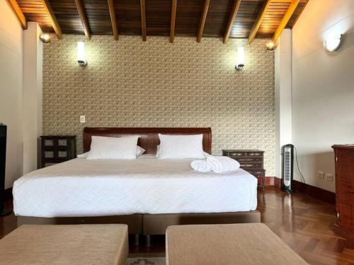 Medellin Mansion 680 m2 with pool and steam room Medellin Mansion 680 m2 with pool and steam room