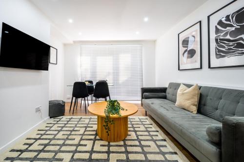 Modern 3 Bed Home, Near Etihad Stadium, Manchester