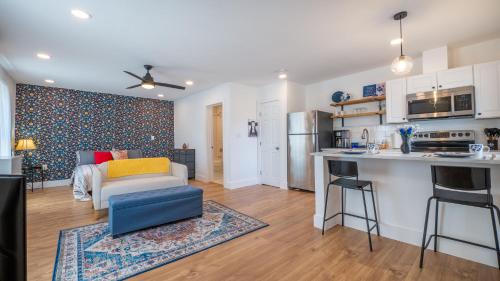 Collins Garden Park, Pet Friendly,1st Floor Studio in San Antonio, USA
