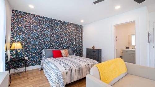 Collins Garden Park, Pet Friendly,1st Floor Studio in San Antonio, USA