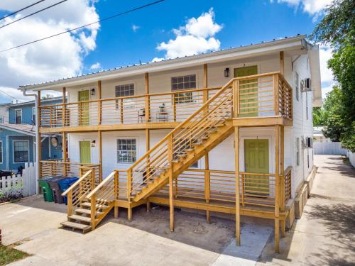 Collins Garden Park, Pet Friendly,1st Floor Studio in San Antonio, USA