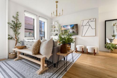 Bright Designer Cottage in Historic Harlem, 20 Minutes from Times Square! in New York, USA