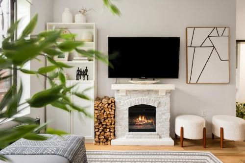 Bright Designer Cottage in Historic Harlem, 20 Minutes from Times Square! in New York, USA