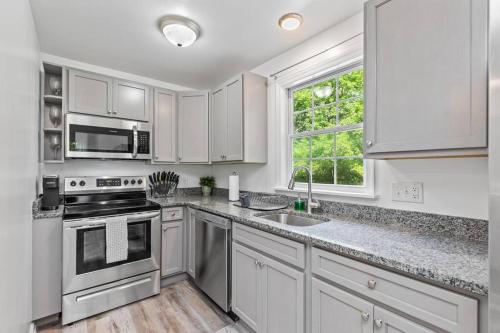 บริการและสิ่งอำนวยความสะดวก, Cozy 1BR 1BA Apartment Near Fort Gregg-Adams in โฮปเวลล์ (VA)