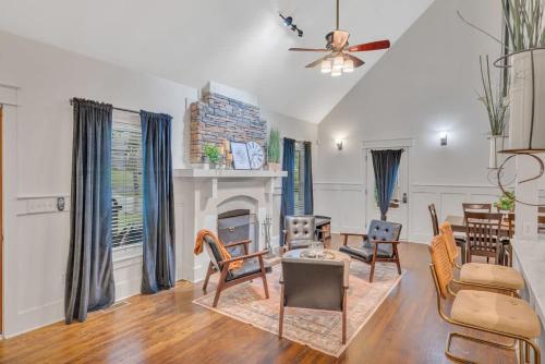LRG East Nash Home Mins 2 5pts & 5m to DT in Nashville, USA