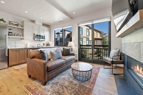 Riverfront Lodge 107 by East West Hospitality